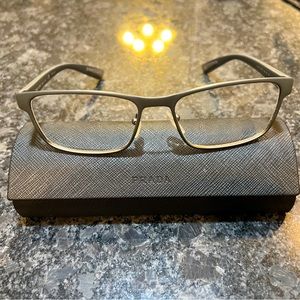 Prada sport ps50pv women’s glasses. New. Gray. 55-17. No script in lenses.